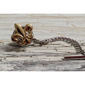 Vintage Signed HICKOK USA Fleur-de-lis Tie Tac with Chain